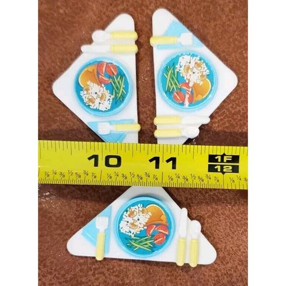 1996 Fisher Price Loving Family Dollhouse RV CAMPER TRIANGLE FOOD TRAYS LOT 3 - Picture 4 of 5